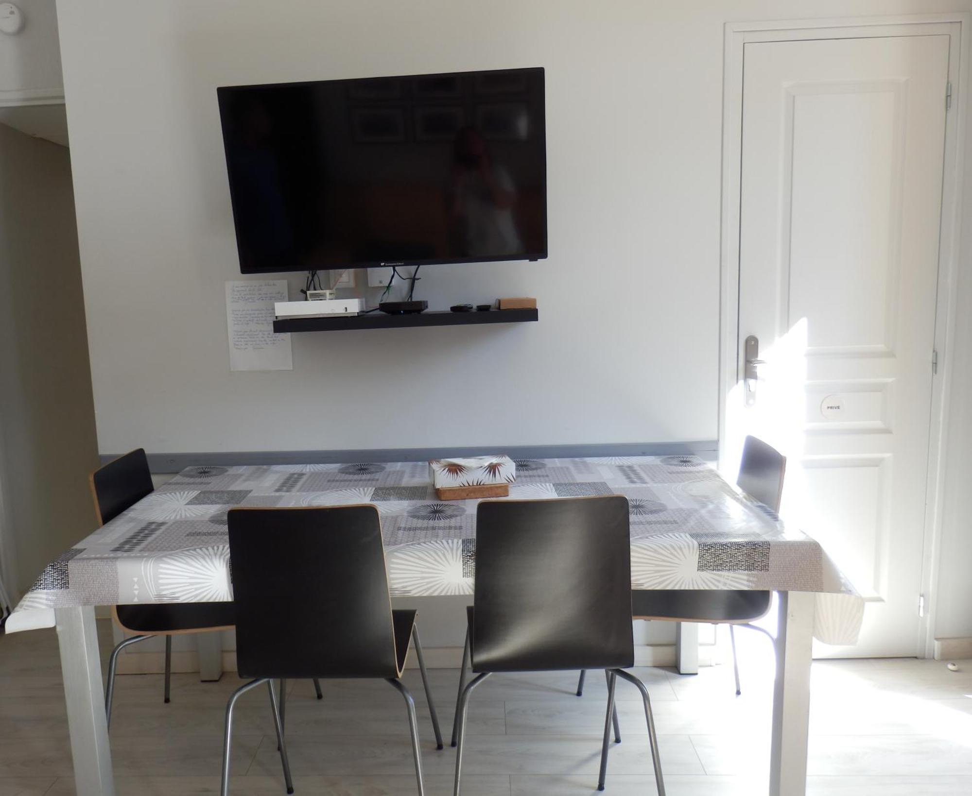Апартаменты Agreable T2 Au Centre De Luchon Bagneres-de-Luchon Экстерьер фото